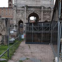 Arch of Septimius Severus - View of the western face of the Arch of Septimius Severus