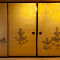 Higashi Honganji  - Inner Hall, Interior: Fusuma-e (painting on sliding door panels) of pine trees