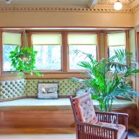 Frank Lloyd Wright Home and Studio - Interior: Living room 