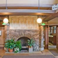 Frank Lloyd Wright Home and Studio - Interior: Draughting room fireplace