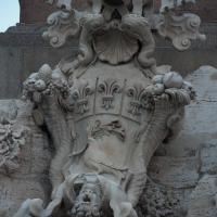 Fountain of the Four Rivers - Detail: Coat of arms facing north