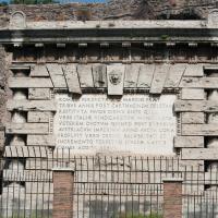 Plaque near Porta Maggiore - View of the inscribed plaque near Porta Maggiore