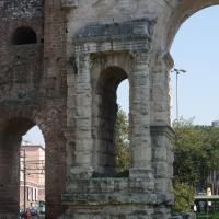 Porta Maggiore - View of a lateral arch of Porta Maggiore