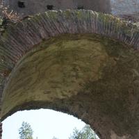 Aqua Claudia - View of the underside of an arch of the Aqua Claudia with a fragmentary fresco