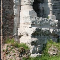 Porta Maggiore - View of the base of a lateral arch of Porta Maggiore