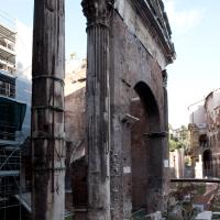 Portico of Octavia - View of the southeast corner of the Portico of Octavia from outside