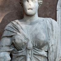 Madama Lucrezia - Detail: Front