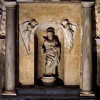 Tempietto - View of a niche with a sculpture of Saint Peter in the Tempietto