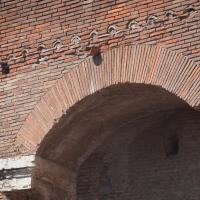 Trajan's Market - Exterior: View of an arch and drainpipe in Trajan's Market from the via Biberatica