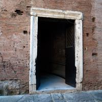 Trajan's Market - Exterior: View of the entrance to Trajan's Market from the Via delle Torre
