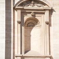 Saint Peter's Square - Exterior: Detail of a small niche in Saint Peter's Square