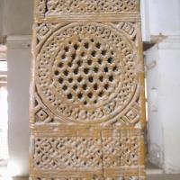 Dar al-Mihdar - traditional carved wood pillar
