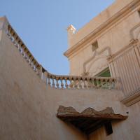 Qasr al-Munaysurah - interior courtyard, balcony