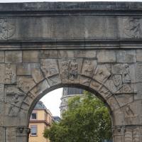 Arch of Dativius Victor - Arch of Dativius Victor, upper portion