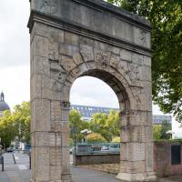 Arch of Dativius Victor - Southeastern Facade