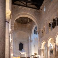 Basilica Cattedrale di San Sabino - Interior: Nave
