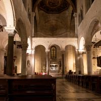 Basilica di San Nicola - Interior: Nave facing Altar