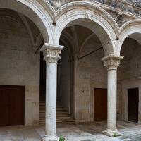 Palazzo Vulpano-Sylos - Interior: Arcade of Cortile