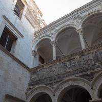 Palazzo Vulpano-Sylos - Interior: Cortile of Palazzo