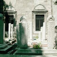 Suleymaniye Camii - Exterior: Cemetery; Mausoleum