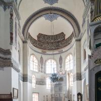Kucuk Ayasofya Camii - Interior: Eastern Elevation, Mihrab Niche, Apse, Calligraphic Inscription, Minbar