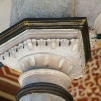 Laleli Camii - Exterior: Courtyard, Column Capital Detail