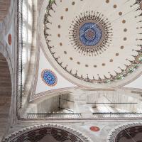 Mihrimah Sultan Camii - Interior: Central Dome, Pendentives, Roundels, Calligraphy
