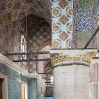 Yeni Camii - Interior: Northwest Gallery Facing Northeast, Support Pier