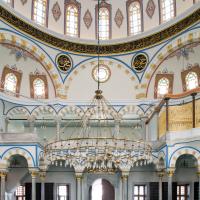 Beylerbeyi Camii - Interior: Central Prayer Hall, Facing Northwest Entrance Portal, Light Fixture, Pendentives with Calligraphic Inscription