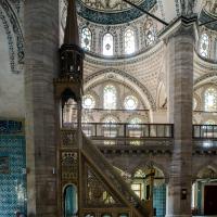 Hekimoglu Ali Pasha Camii - Interior: Minbar