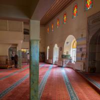 Kefeli Mescidi                      - Interior: Central Prayer Area Facing Northwest