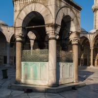 Sultan Ahmed Camii - Exterior: Courtyard, Fountain