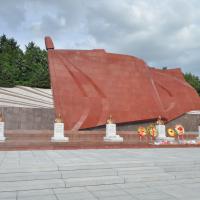 Revolutionary Martyrs' Cemetery on Mt. Taesong - Busts and Main Monument