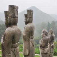 King Kongmin Tomb - Exterior: Statues