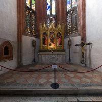 Santa Maria Gloriosa dei Frari - Interior: Baptistry