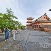 Kiyomizu-dera - Exterior: Front of Founder's Hall (Tamurado)