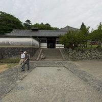 Todaiji - Exterior: Between the Wakasai and Chusoin