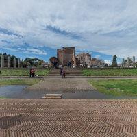 Roman Forum - Piazza di Santa Francesca Romana. View of Il Tempio di Venere e Roma and the Colosseum.