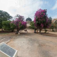Tomb of Fatima Sultana - Exterior: 