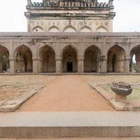 Tomb of Mohammed Qutb Shah - Exterior: Eastern facade