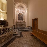 Basilica Cattedrale della Visitazione e San Giovanni Battista - Interior: Side Aisle and Auxiliary Altar