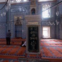 Rustem Pasa Camii - Interior: Main prayer area, mihrab and mimbar door