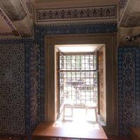 Rustem Pasa Camii - Interior: South aisle