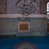 Yeni Camii - Interior: Balcony