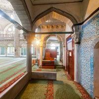 Hekimoglu Ali Pasha Camii - Interior: Central Prayer Hall, Northwest Wall