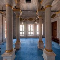 Nuruosmaniye Camii - Interior: Central Prayer Hall, South Corner