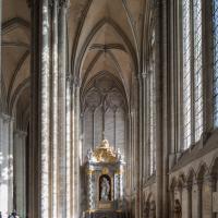  Cathedrale Notre-Dame - Interior: south ambulatory chapels 