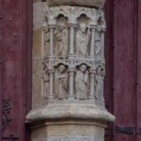  Cathedrale Notre-Dame - Detail: north transept, central trumeau pedestal, Saint-Honore portal
