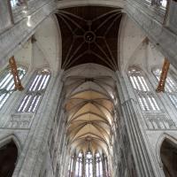 Cathédrale Saint-Pierre de Beauvais - Interior, crossing, main vault looking east