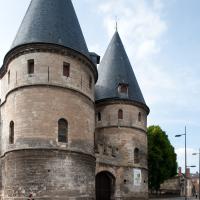 Cathédrale Saint-Pierre de Beauvais - Exterior, episcopal palace, main gate
